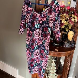 Nicki Minaj Floral body con shift dress